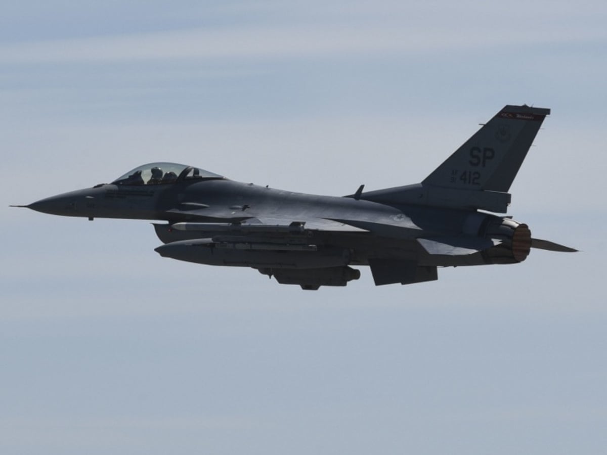 Um caça de combate dos EUA cai em uma base aérea na Alemanha ocidental