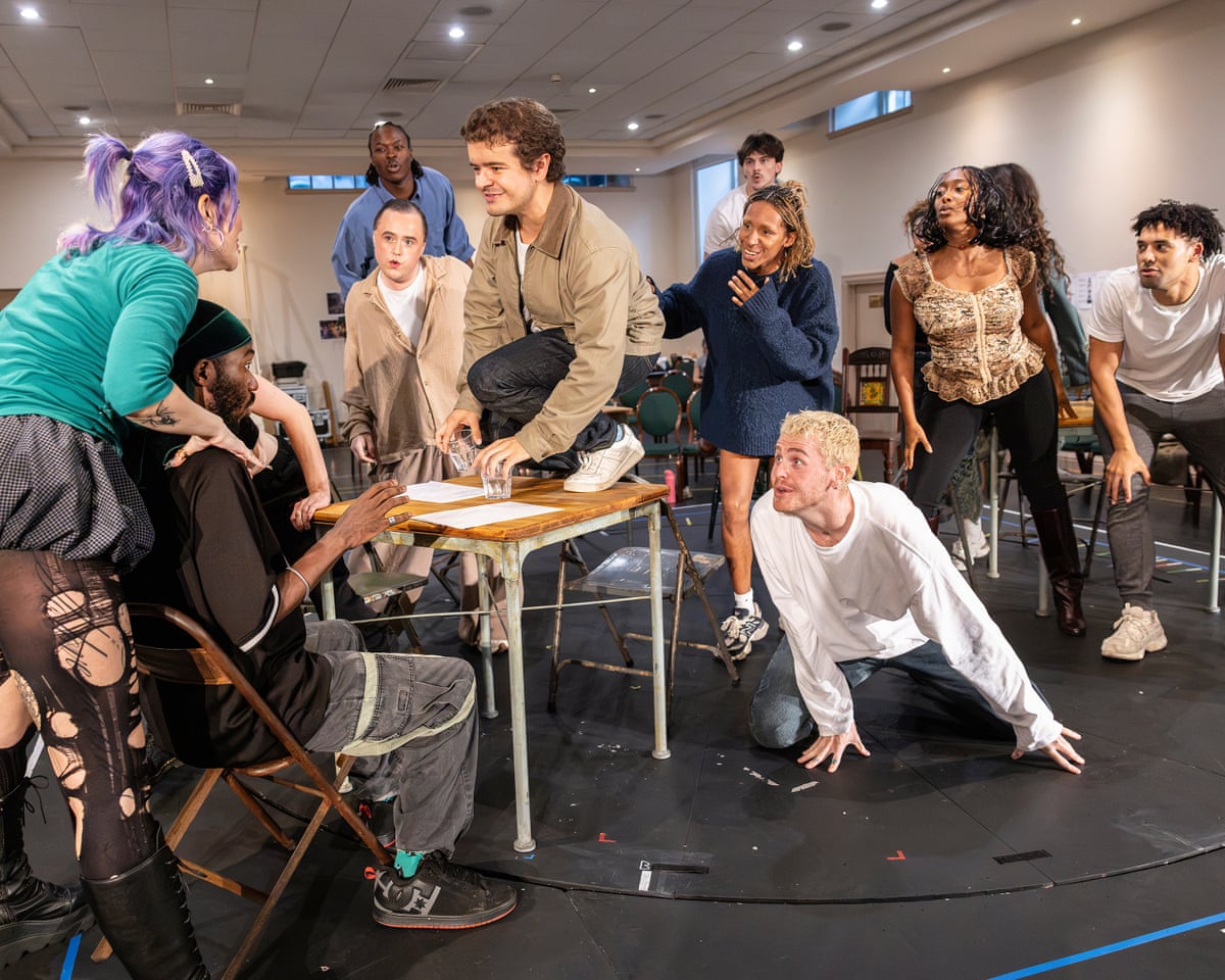 'Stranger Things era um trem do qual não se pode pular': Gaten Matarazzo sobre seu retorno ao palco