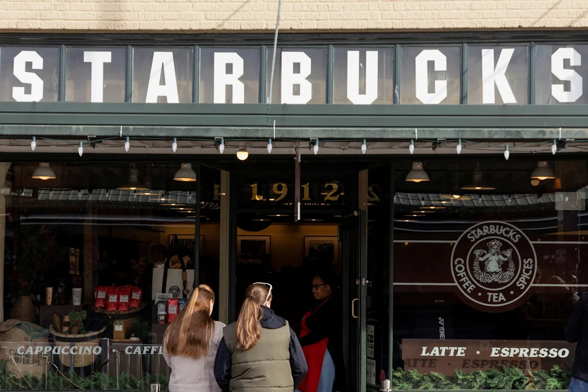 Starbucks fechará 250 lojas 'de baixo desempenho' em toda a América do Norte