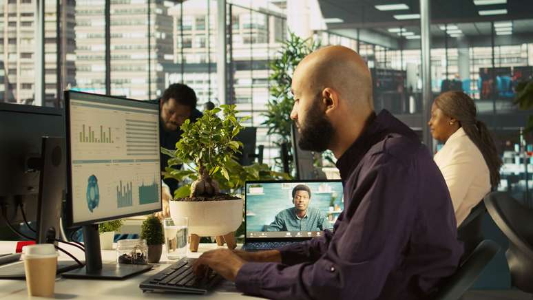 Shadow AI: o que é e como o uso da IA sem controle pode colocar empresas em risco