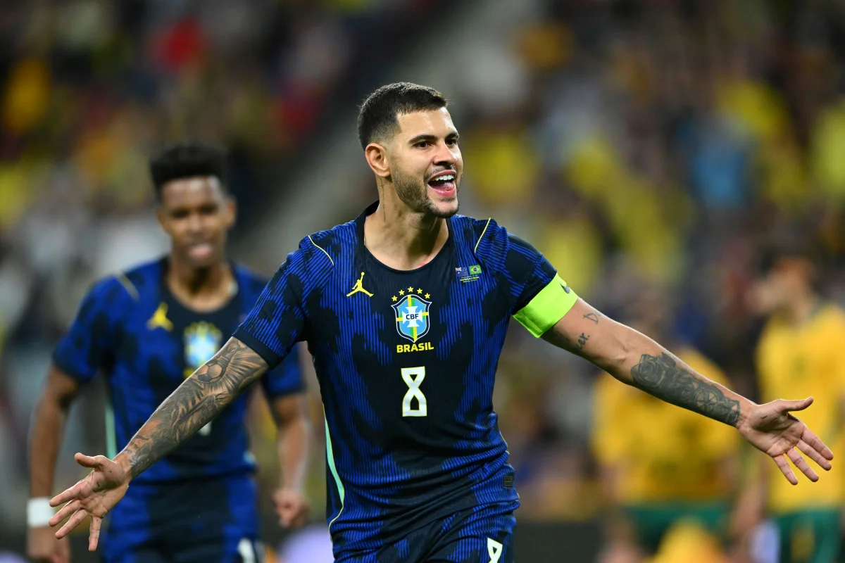 Bruno Guimarães explica troca na cobrança de pênalti: "Ancelotti mandou"