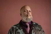 Ed Motta desabafa sobre música ao vivo: “Vejo erro no show de todo mundo”