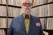 Ed Motta desabafa sobre música ao vivo: “Vejo erro no show de todo mundo”