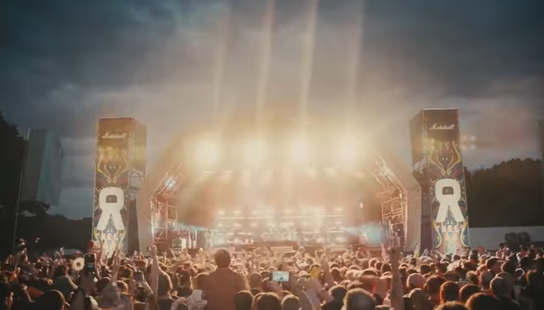 Funcionária processa empresa por discriminação após não conseguir folga para ir a festival