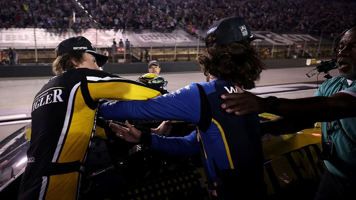 Pilotos trocam socos em confusão após acidente na Nascar Series Cup