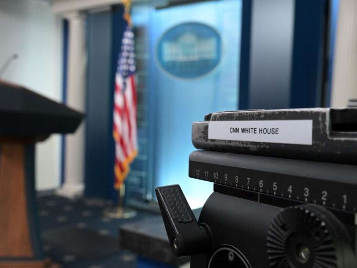 Emissoras abandonam cobertura de Trump após CNN ser barrada da Casa Branca