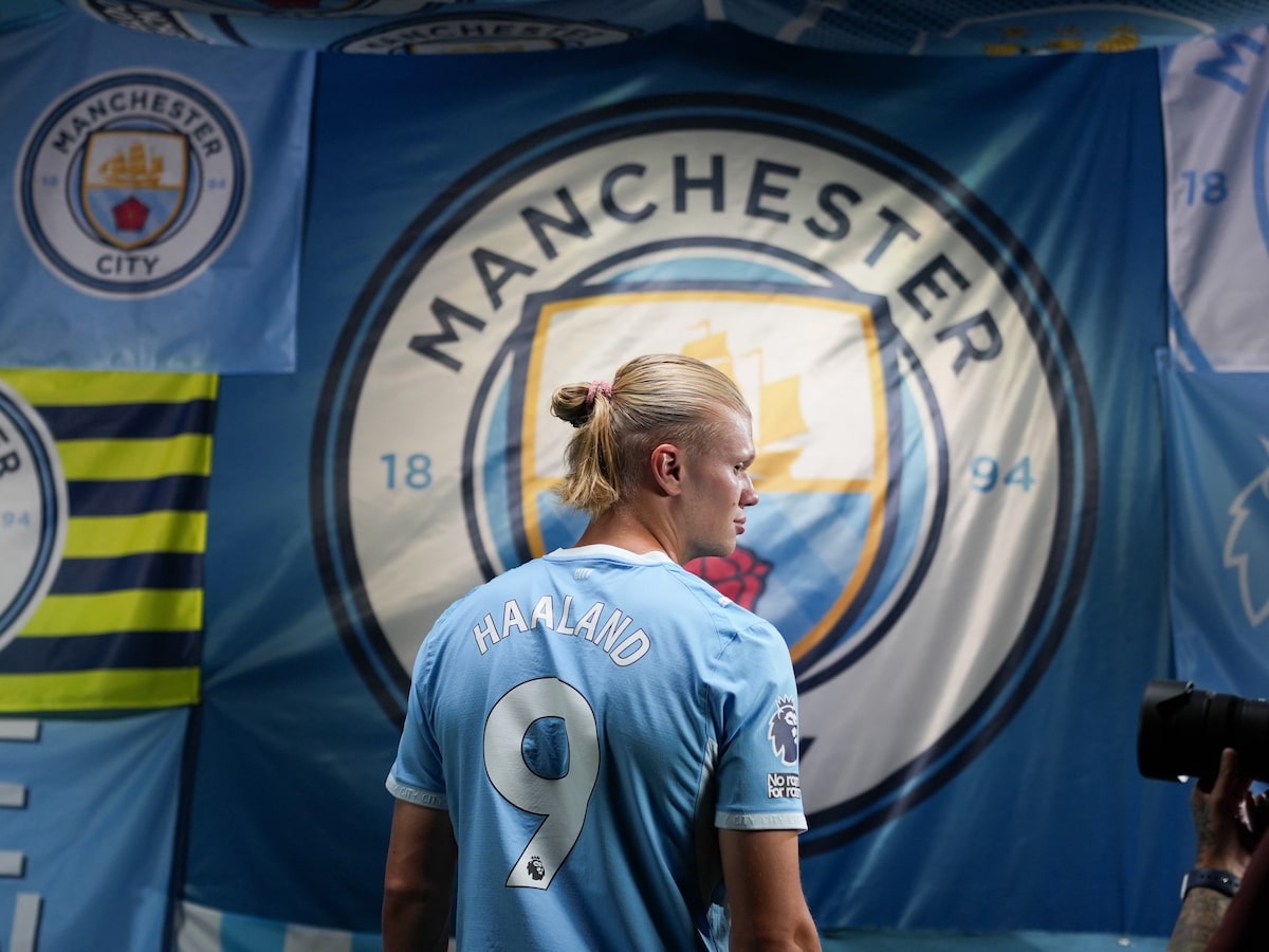 Haaland processa companhia aérea norueguesa por ‘uso ilícito’ da imagem de seu rabo de cavalo