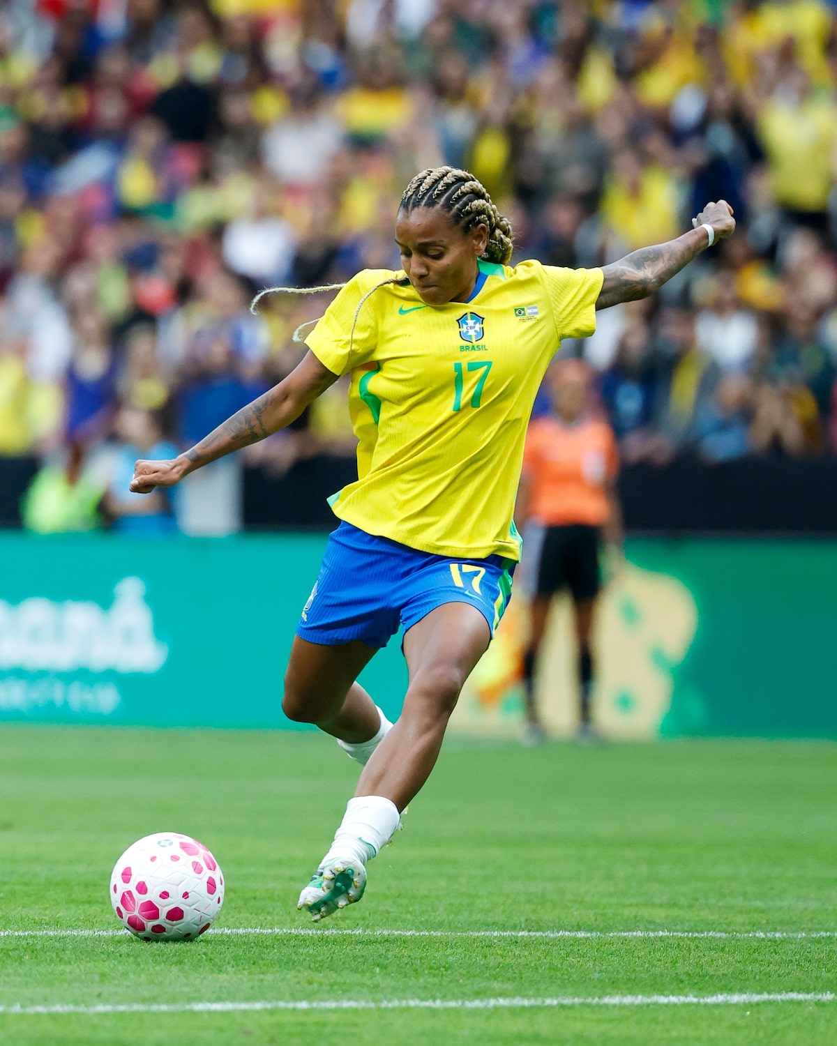 Fifa iguala premiações de participação na Copa feminina e CBF receberá R$ 12,6 milhões
