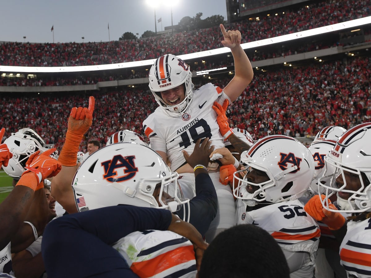 O Auburn surpreende o No 1 Georgia com um field goal no último suspiro enquanto equipes de topo caem em semanas consecutivas
