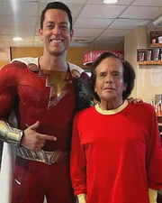 Michael Gray e Zachari Levi, ator de Shazam no universo da DC de Zack Snyder