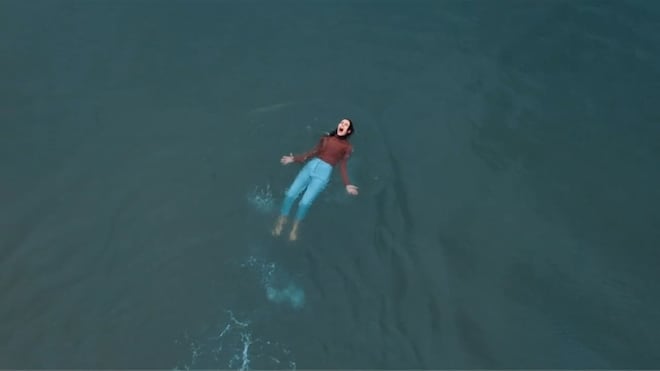 Em Iludida, Volkan flagra Mert com amante e dá um conselho inesperado: ‘Não vale a pena’