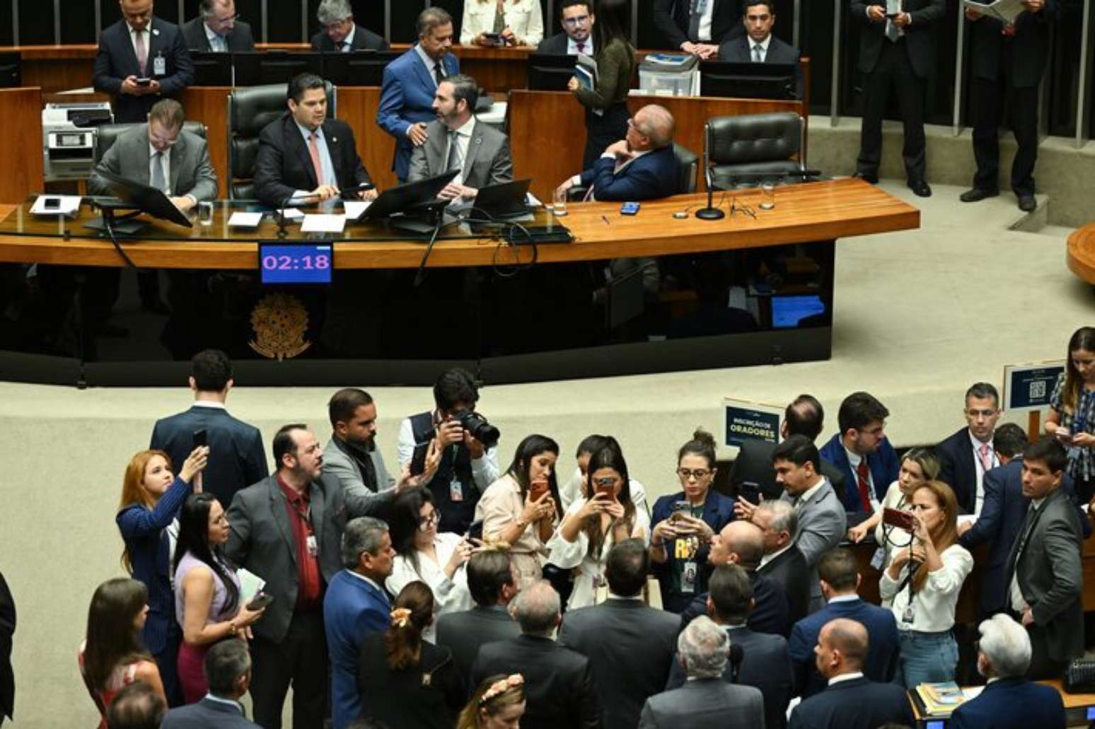 Plenário da Câmara dos Deputados durante sessão conjunta do Congresso Nacional do dia 21 de maior