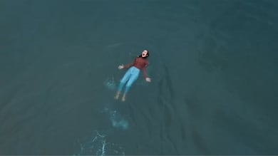 Mãe e filho! Ator que vive Ali em Iludida publica lembrança das gravações ao lado de Cansu Dere