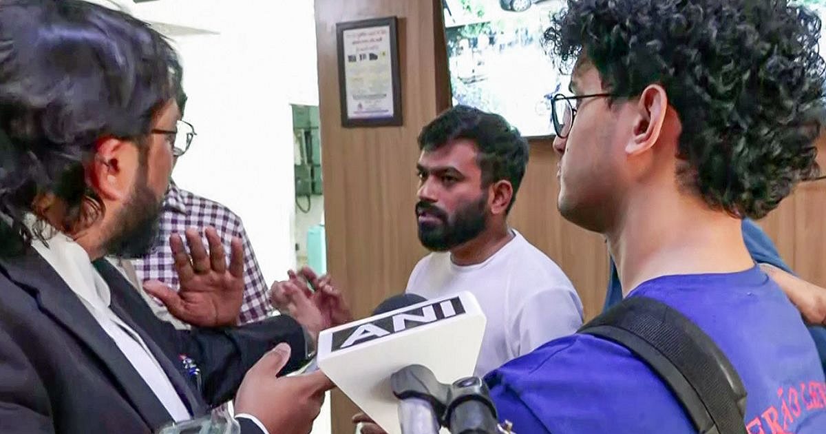 A família alega que a polícia impediu Dipke de comparecer ao funeral da avó; policiais negam