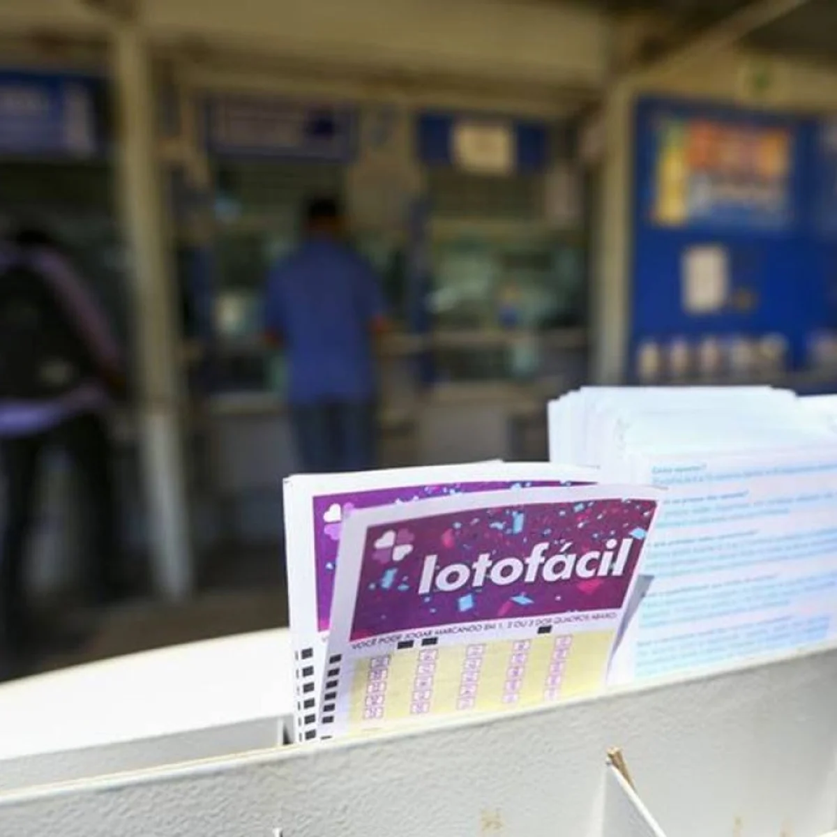 Aposta simples leva sozinha R$ 1,8 milhão da Lotofácil 3796. Veja resultado