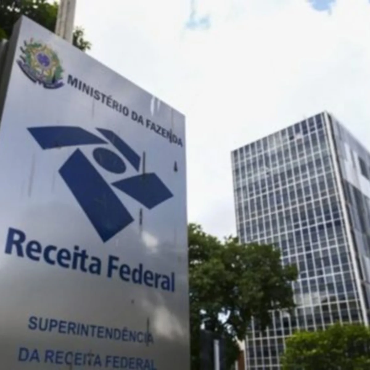Arrecadação federal soma R$ 239,4 bilhões em setembro, recorde para o mês