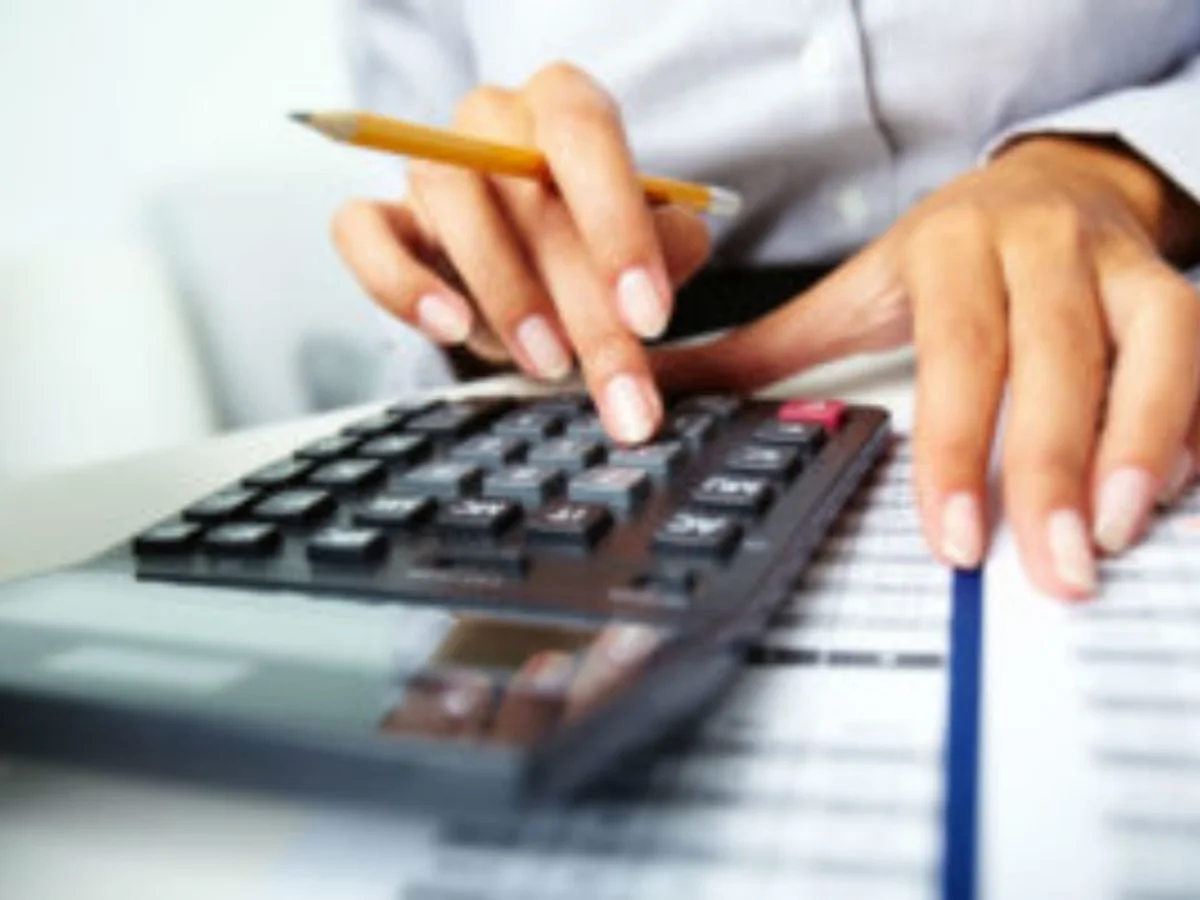 Endividamento das famílias cai pela primeira vez no ano e fica em 81,7%