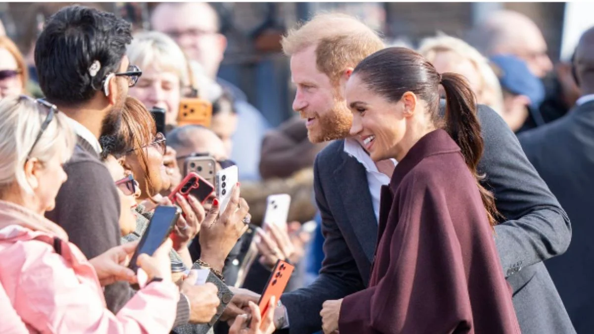 Harry e Meghan estão em “direções opostas” no Reino Unido, diz fonte