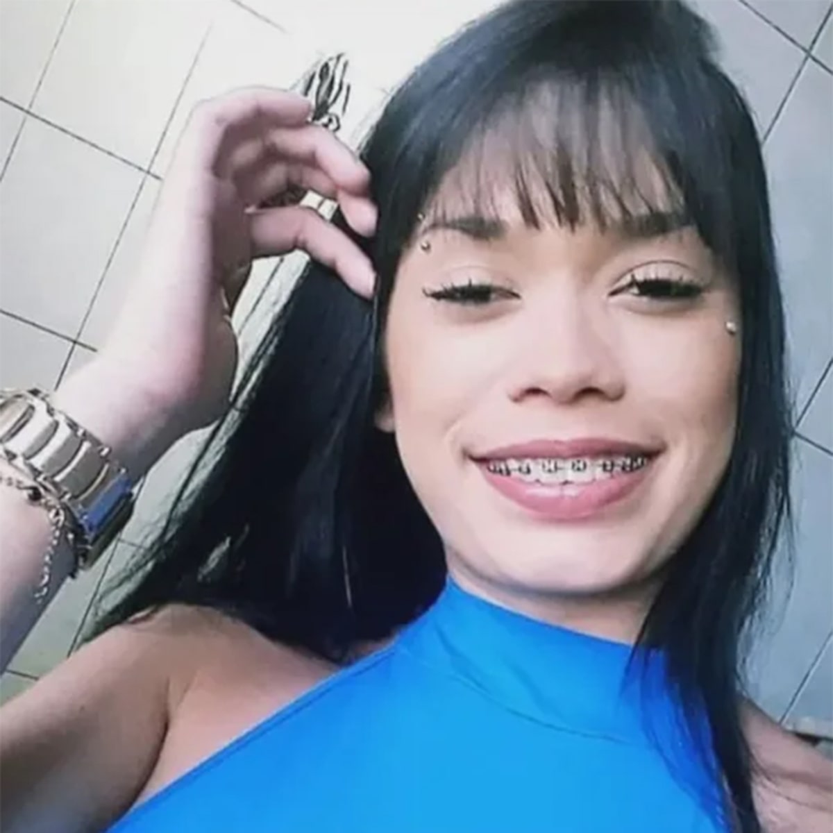 Brasileira presa por tráfico na Tailândia volta ao Brasil após conseguir redução de pena