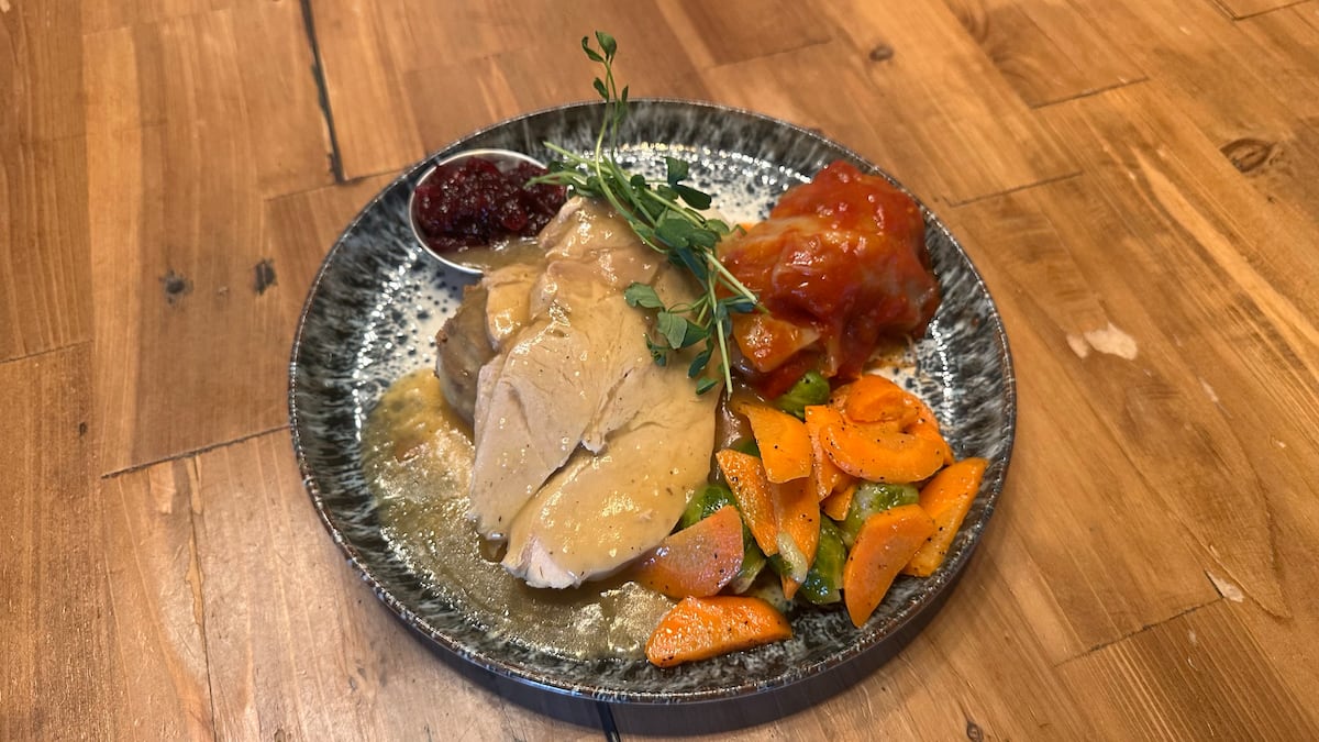 Regina families celebrate Thanksgiving Monday eating out