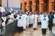 Missa solene no Santuário de Nossa Senhora Aparecida, em SP
