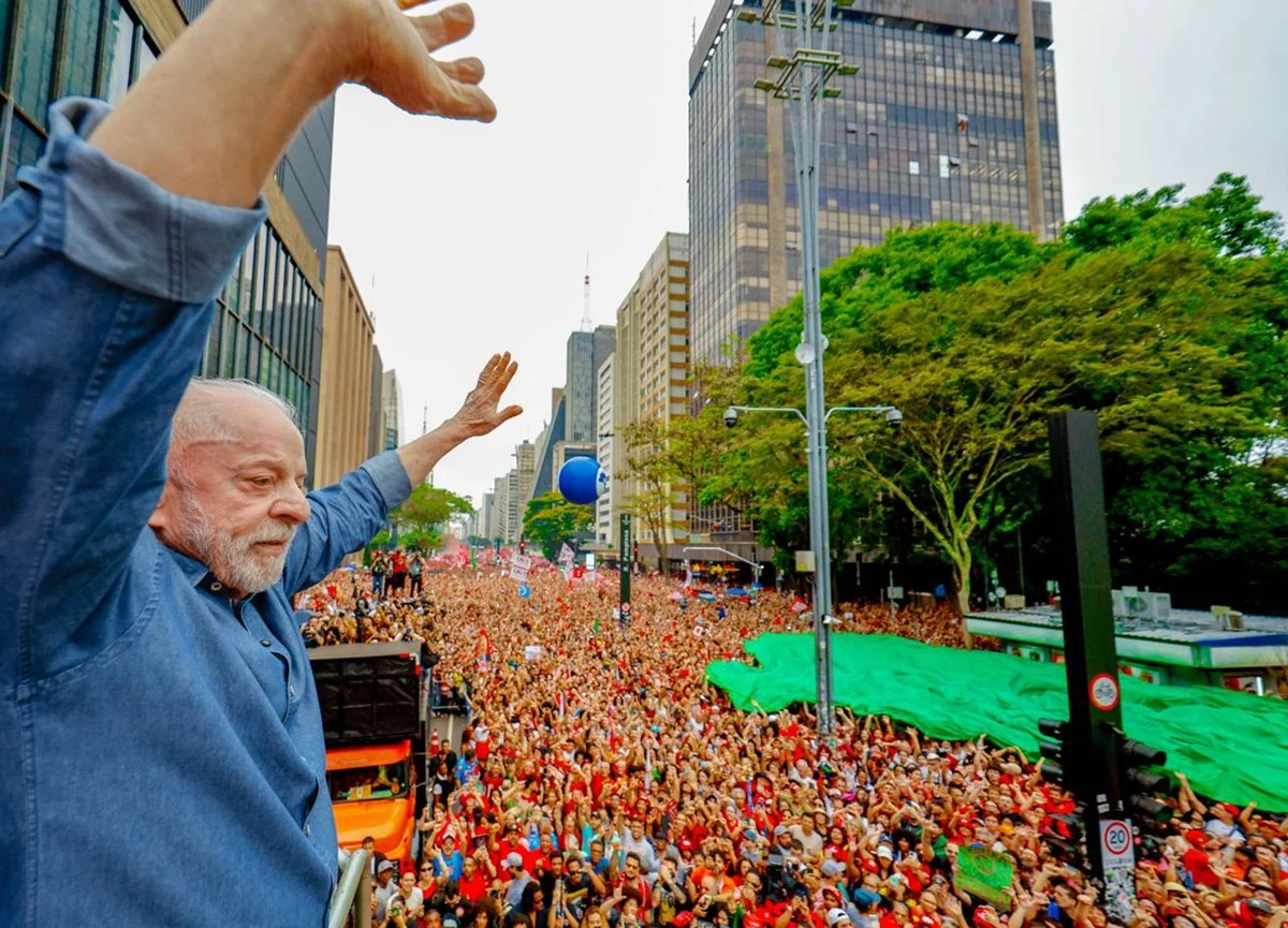 Campanha avalia que atos dão fôlego a Lula e aposta na 6×1 para furar bolha