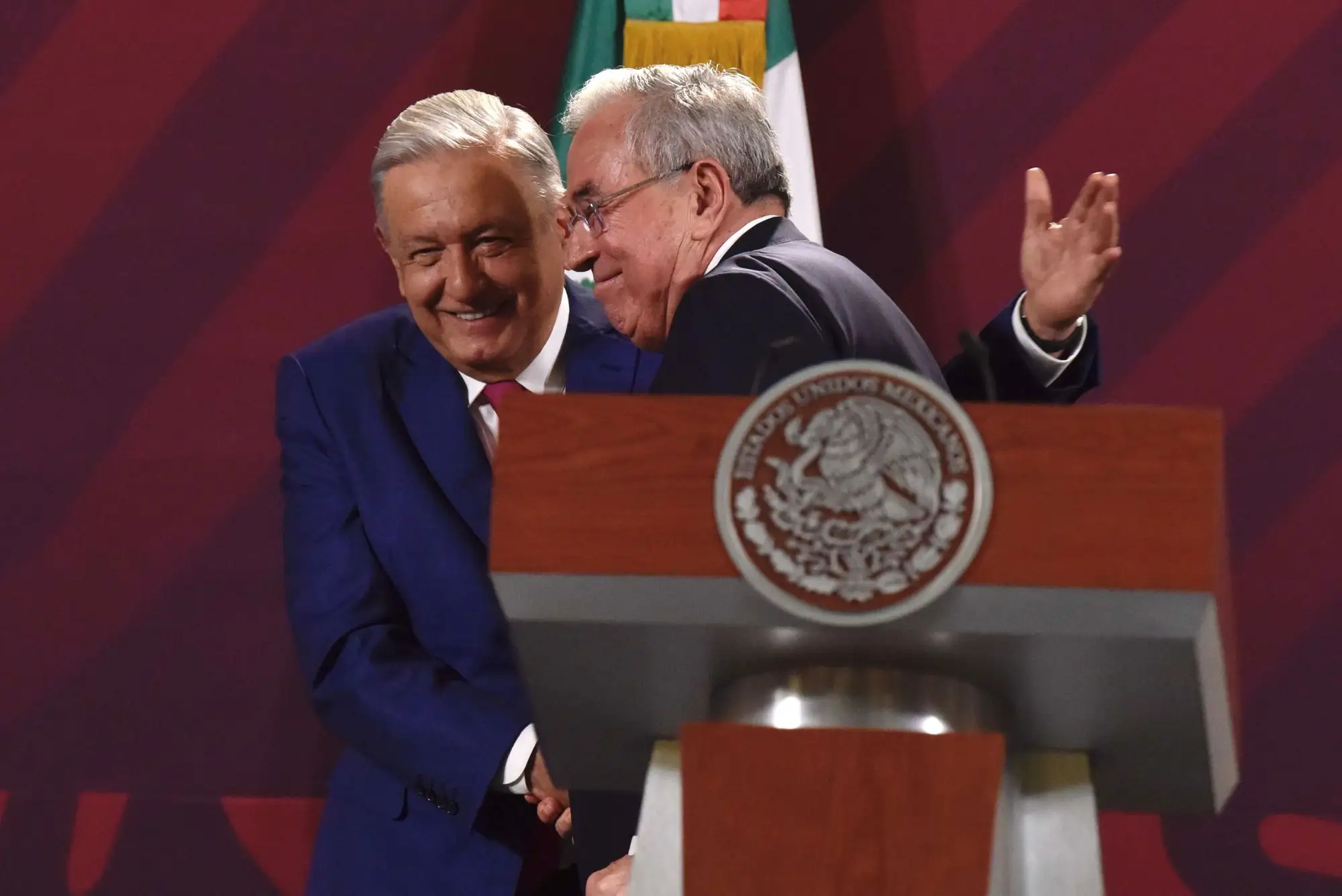 AMLO y Rubén Rocha Moya en la conferencia mañanera del 20 de junio de 2023.