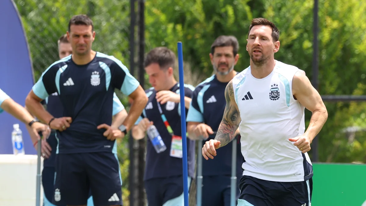 Scaloni projeta cenário desafiador na Argentina sem Messi: "Insubstituível"