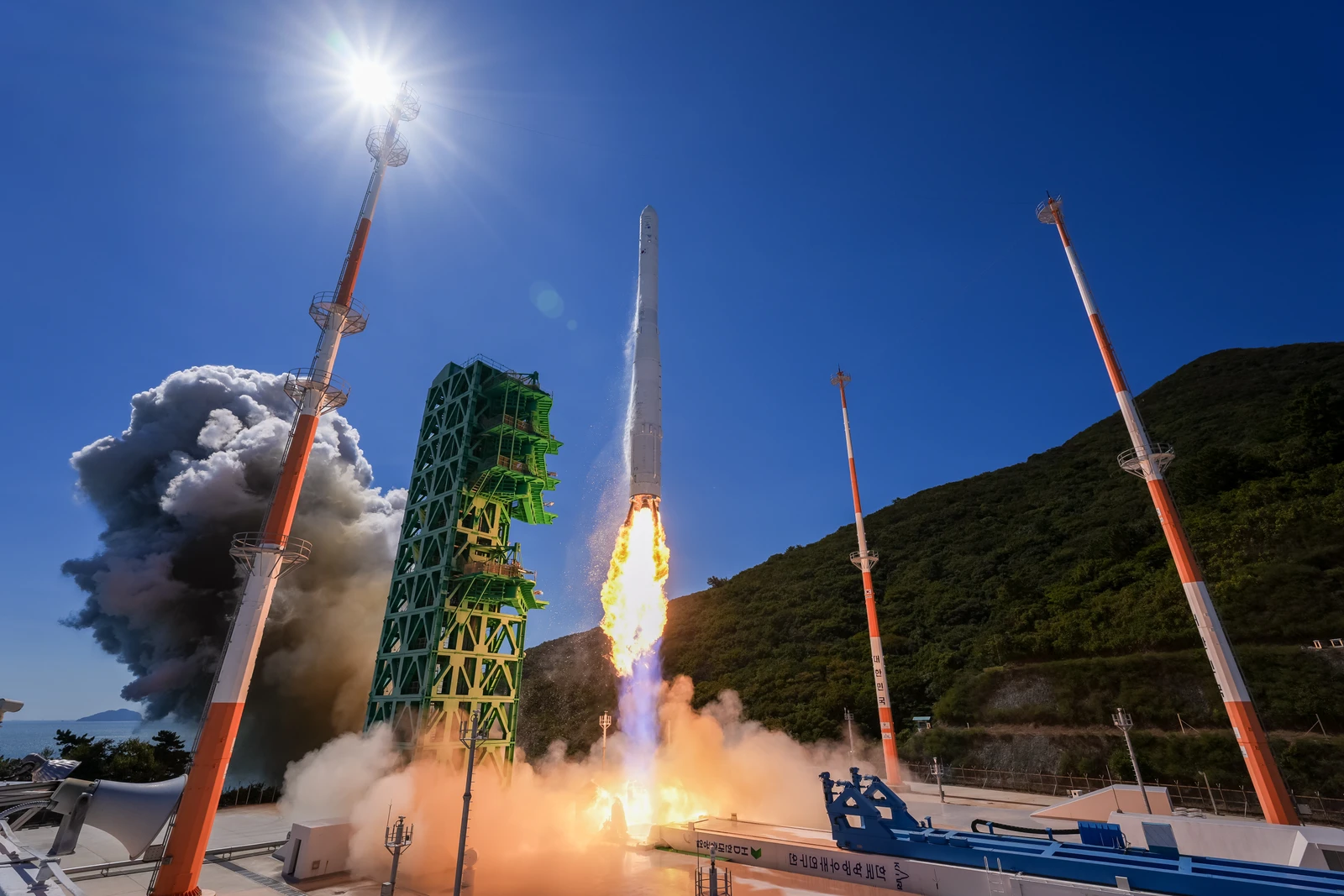 South Korea test-fires its first homegrown hypersonic weapon: presidency
