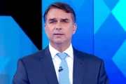 Flávio segue dica de Nikolas e propõe “Pai-Nosso” em fala final de debate - imagem 2