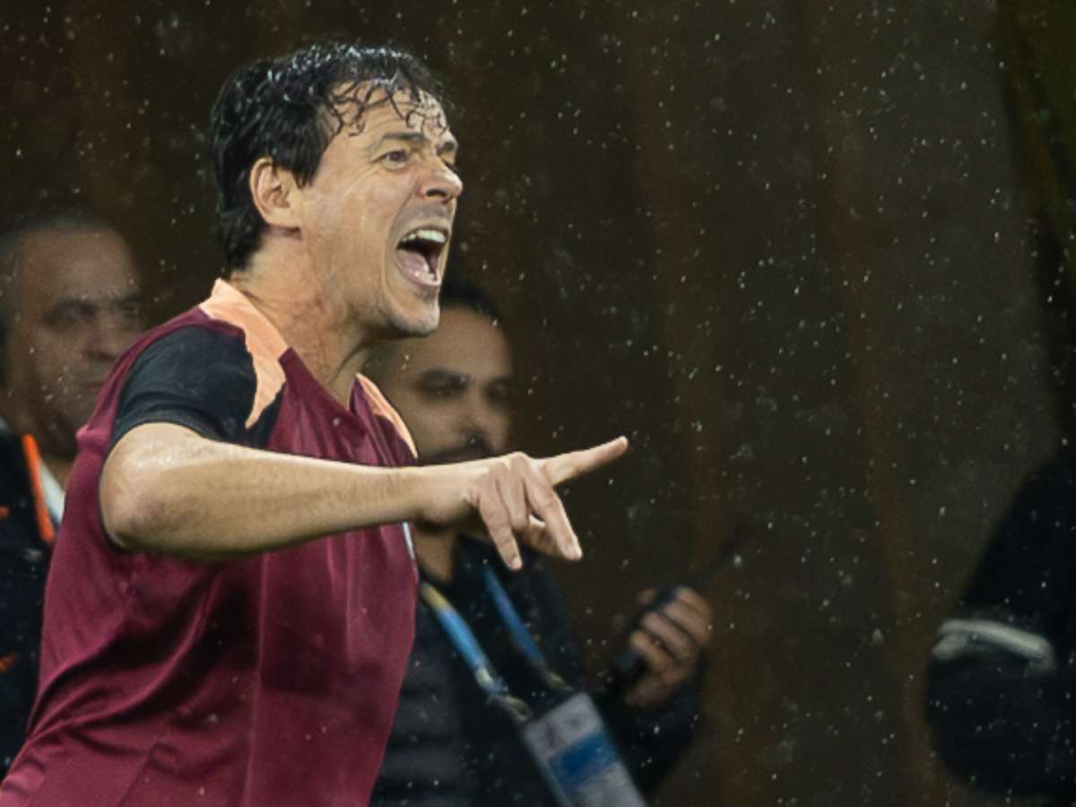 Diniz tem mais derrotas do que vitórias no Brasileirão; veja o aproveitamento nos clubes